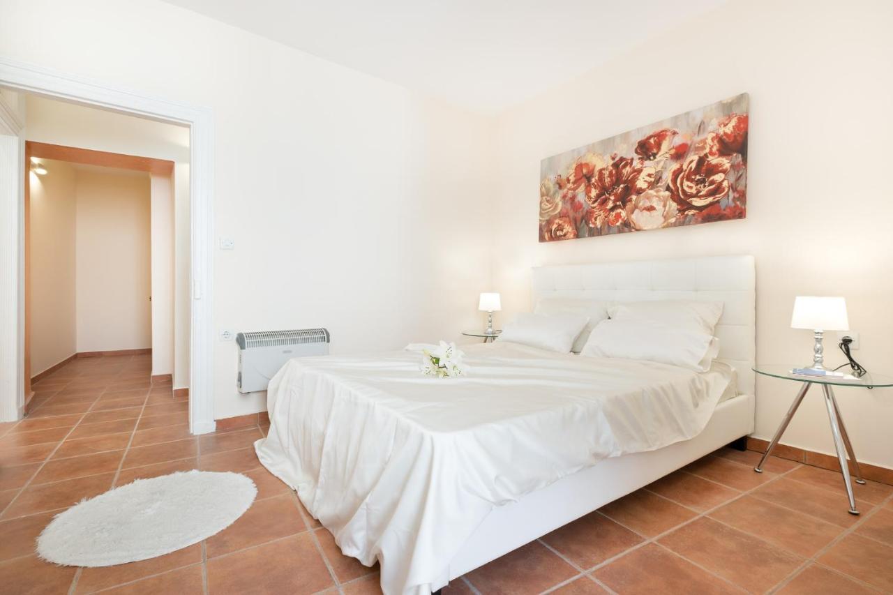Old Town Gem - Elegant Guilford Apartment Korfu Dış mekan fotoğraf